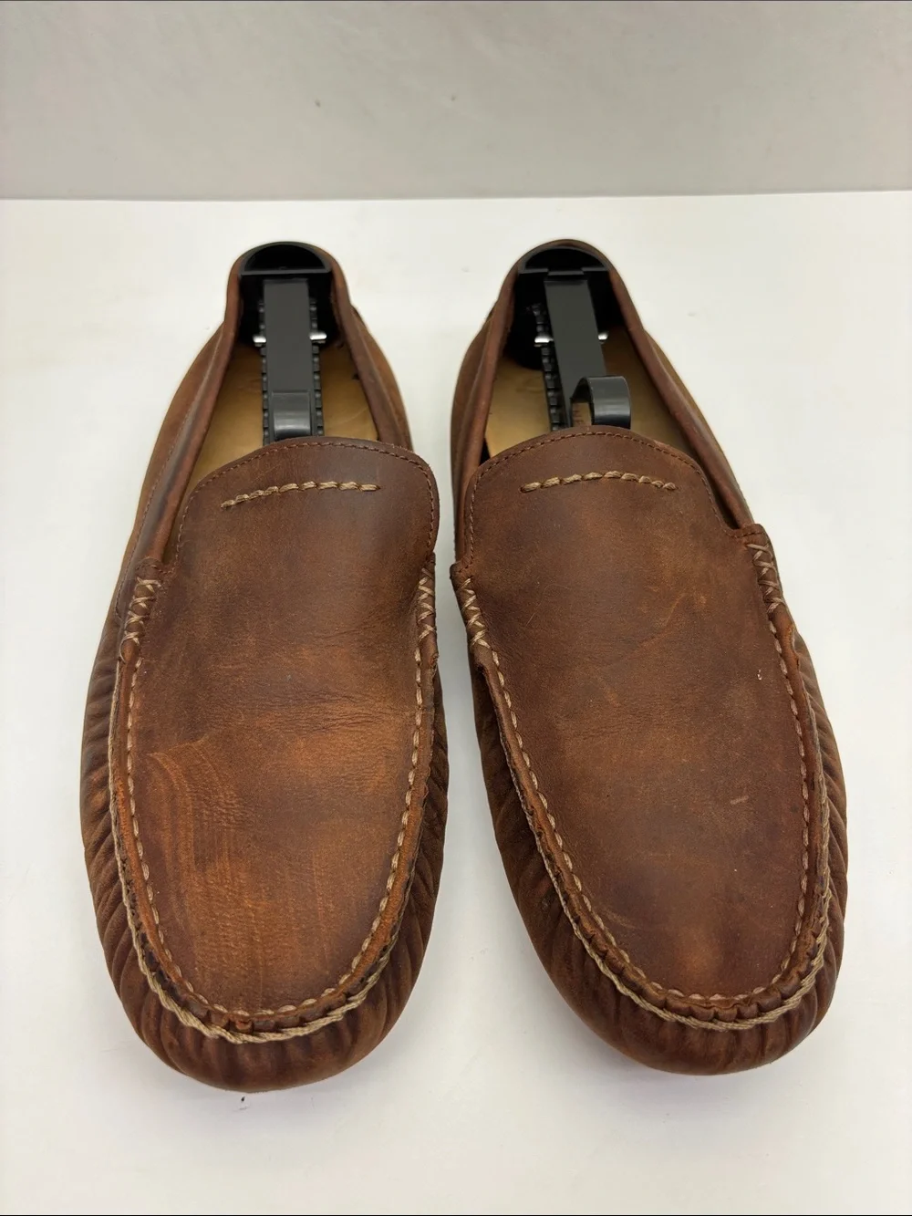 UGG Men's Brown Leather Slip-On Driving Moccasins, SZ 9.5, box 19